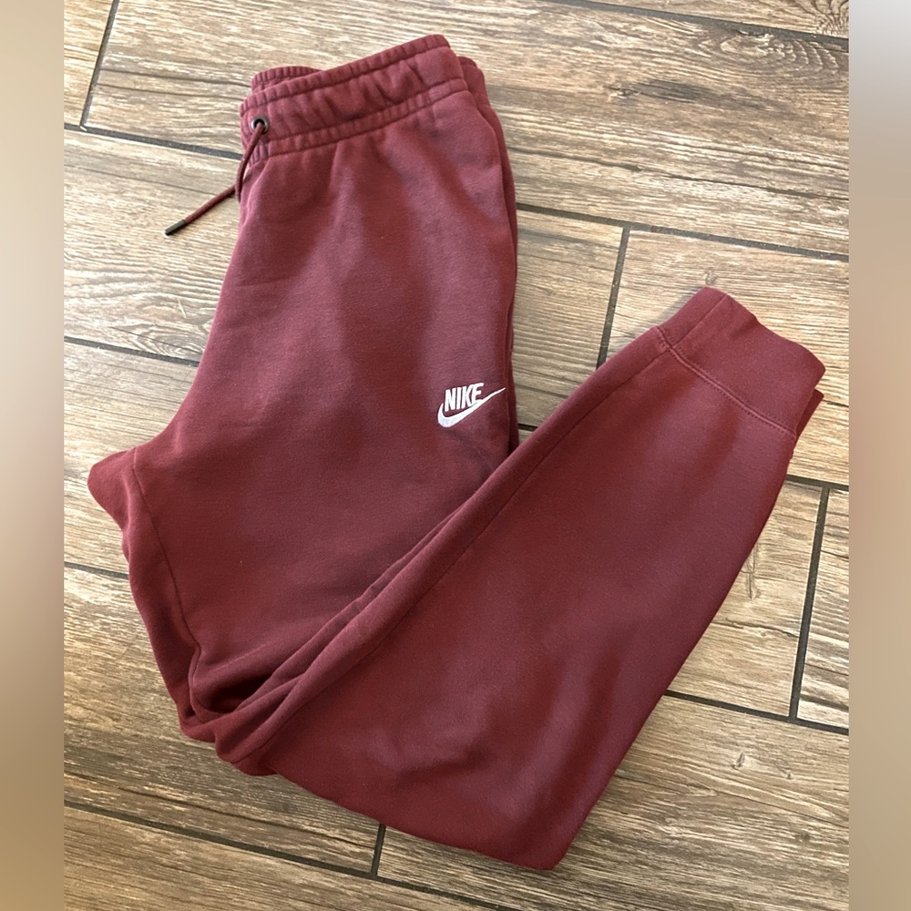 Nike essential jogger sweats size XS
